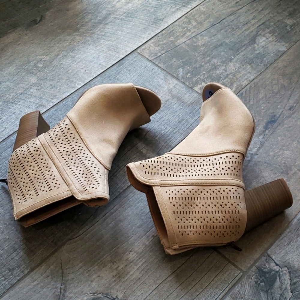 NWOT Report Booties